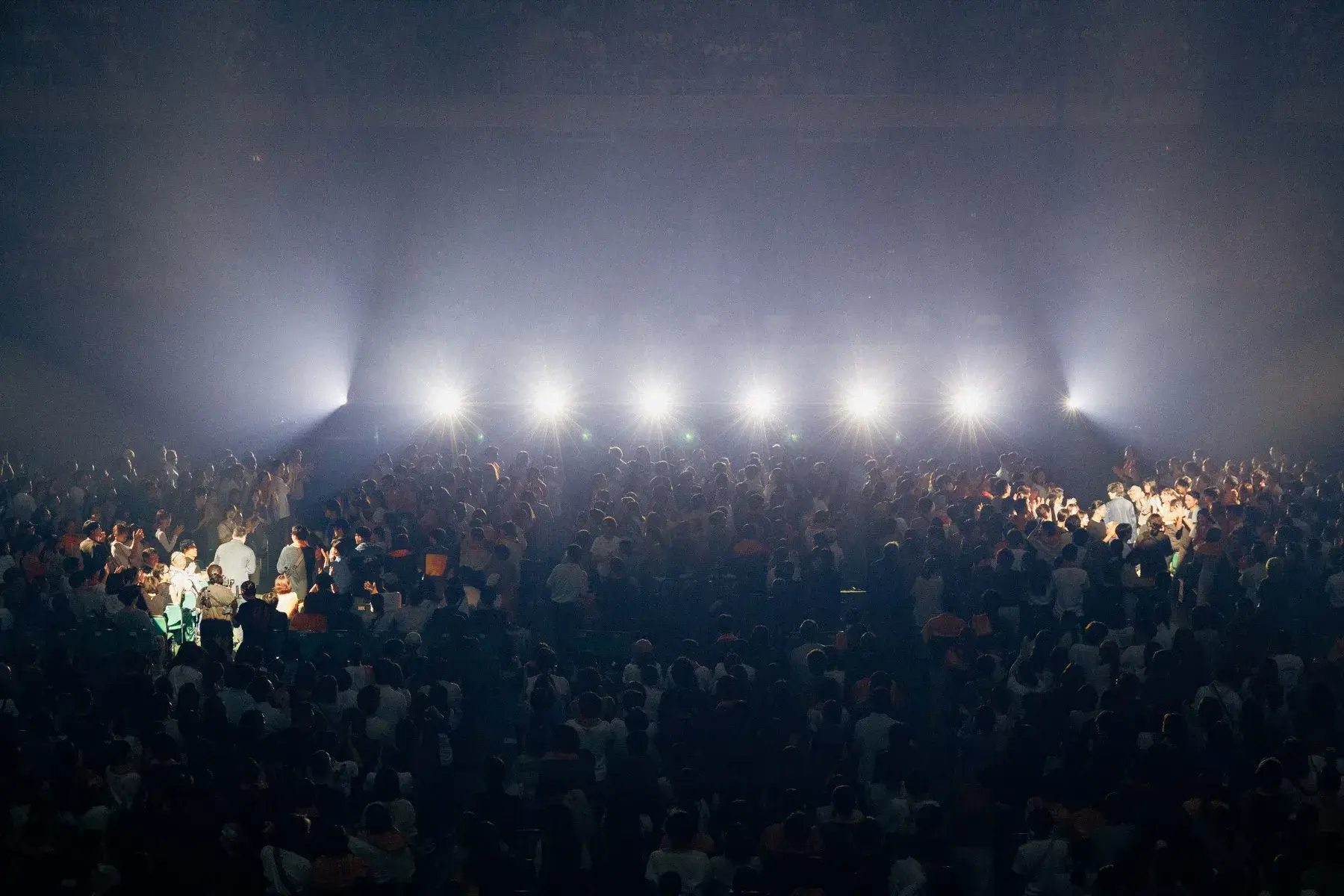 日本武道館公演のステージ写真 5